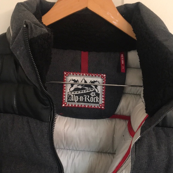 Down jacket - Picture 6 of 8